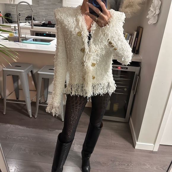 Balmain stunning white and cream fringe blazer! ๐ - Picture 3 of 11